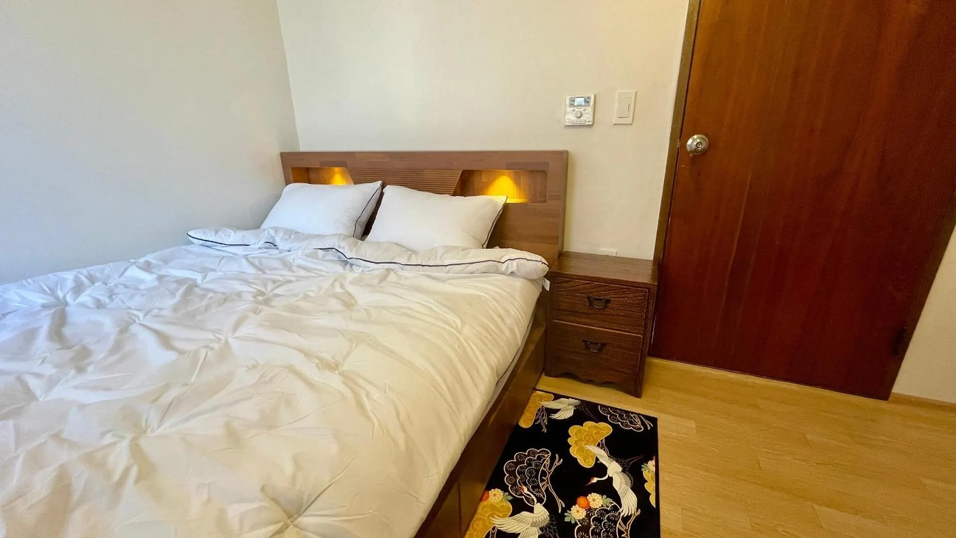 Woody House In Hongdae, Sinchon Hotel Seoul South Korea