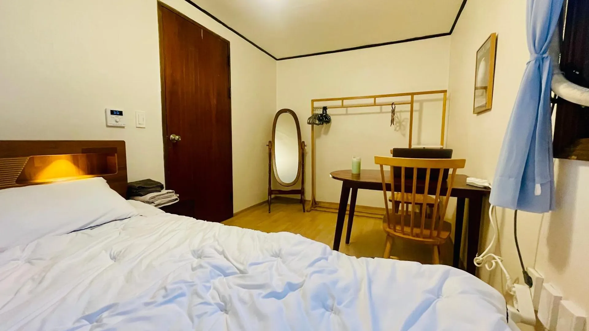 Guest house Woody House In Hongdae, Sinchon Hotel Seoul South Korea