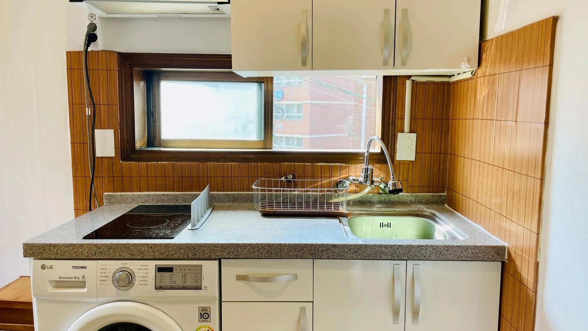 Guest house Woody House In Hongdae, Sinchon Hotel Seoul South Korea